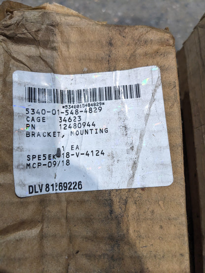 AM General LLC 12480944 Mounting Bracket - NSN 5340-01-548-4829 - inventory label