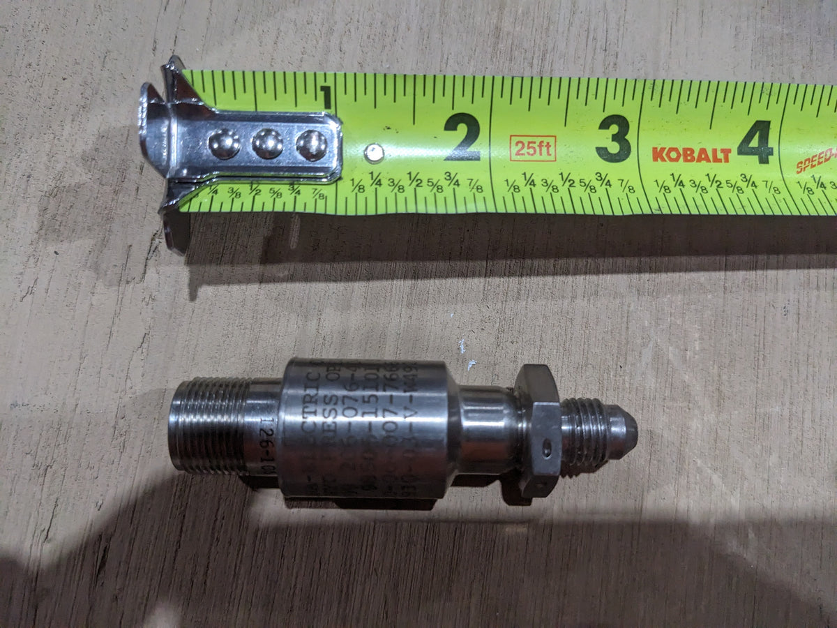 Bell Textron Inc 206-076-404-1 Pressure Switch - NSN 5930-00-007-7666 - photo 1