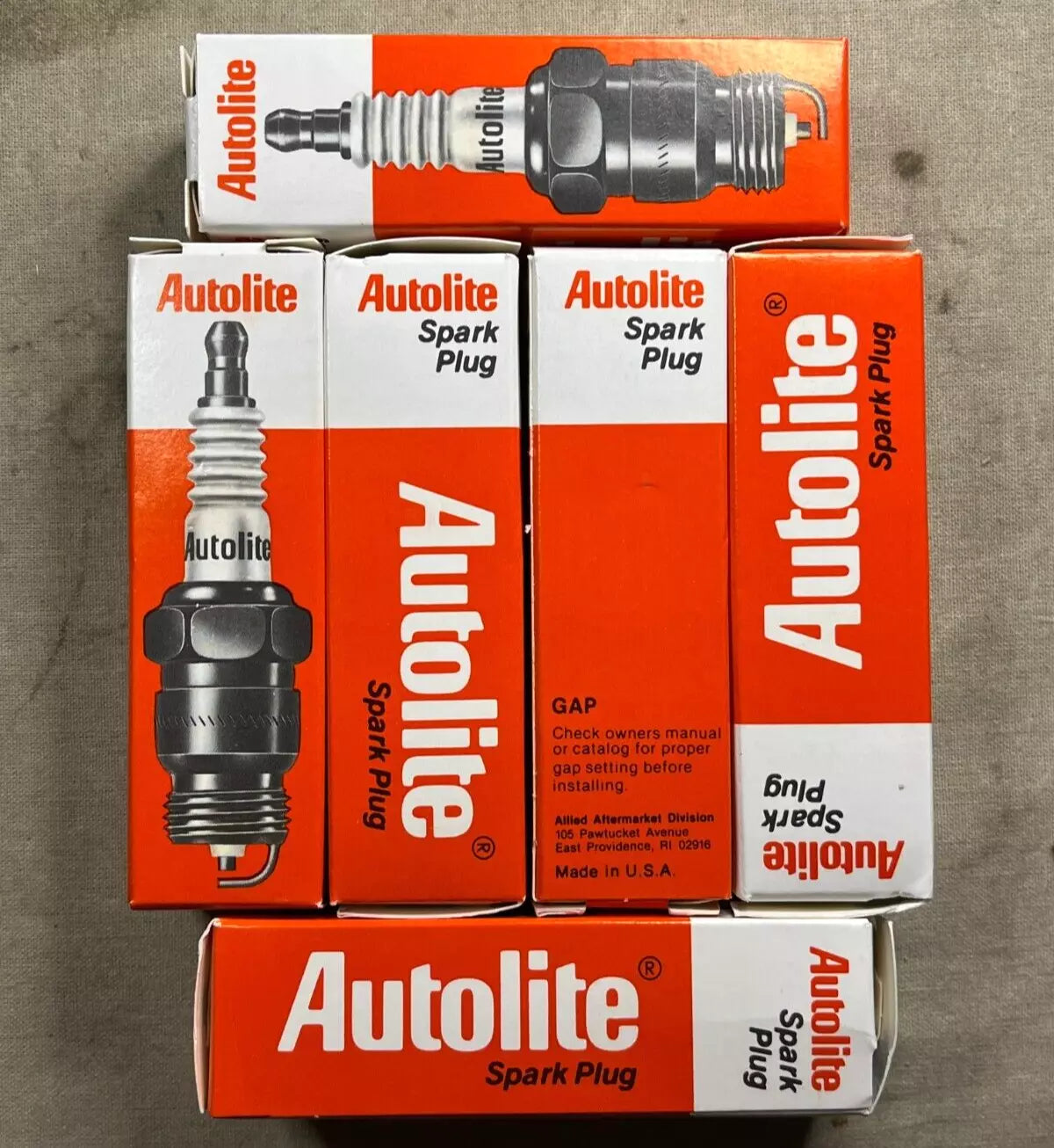 LOT OF 6 AUTOLITE SPARK PLUGS 2384 5611324 WR43L 943624 2920-00-865-6665