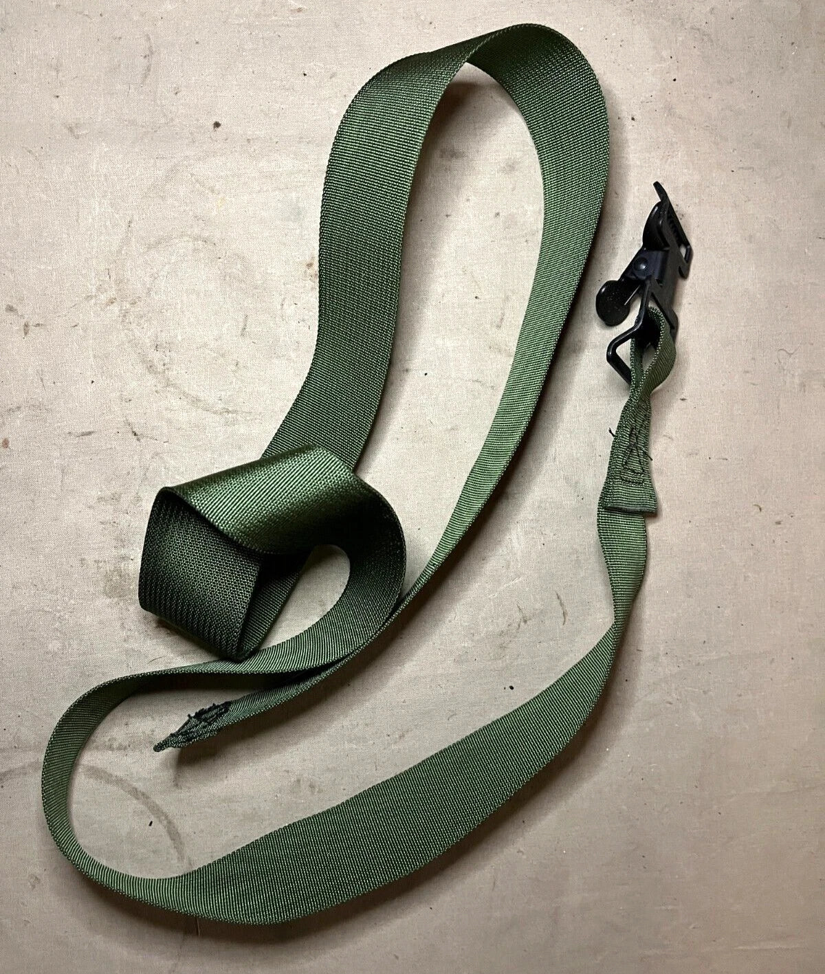 NEW M151 FUEL CAN MOUNTING BRACKET W/STRAP 6566675, 13211E4921, 2590-00-473-6331