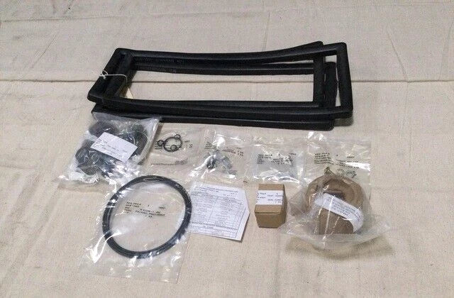 4910-01-117-7943	 MAINTENANCE KIT,VEHICULAR 5705145 105/120MM, M1