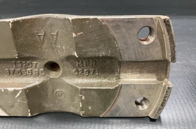 M548, M548A1 CARGO 6-TON CARRIER 8756585 UNIVERSAL JOINT YOKE 2520-00-679-9247