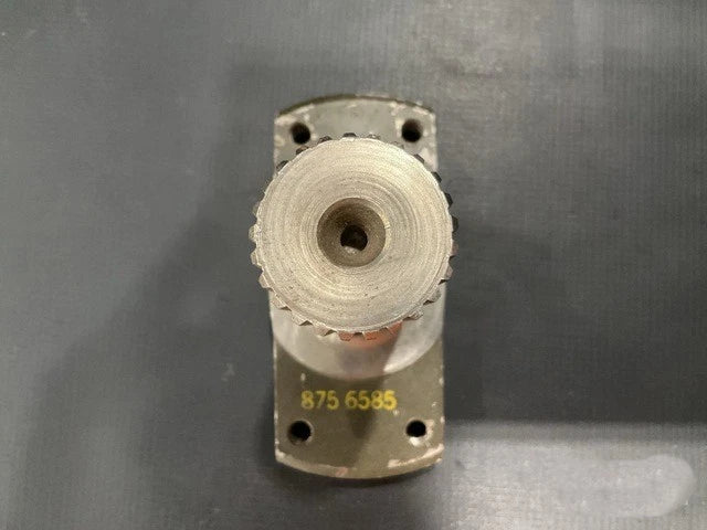 M548, M548A1 CARGO 6-TON CARRIER 8756585 UNIVERSAL JOINT YOKE 2520-00-679-9247