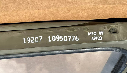 M151 M151A1 JEEP WINDSHIELD COMPLETE ASSEMBLY 10950776 2510-00-858-5597