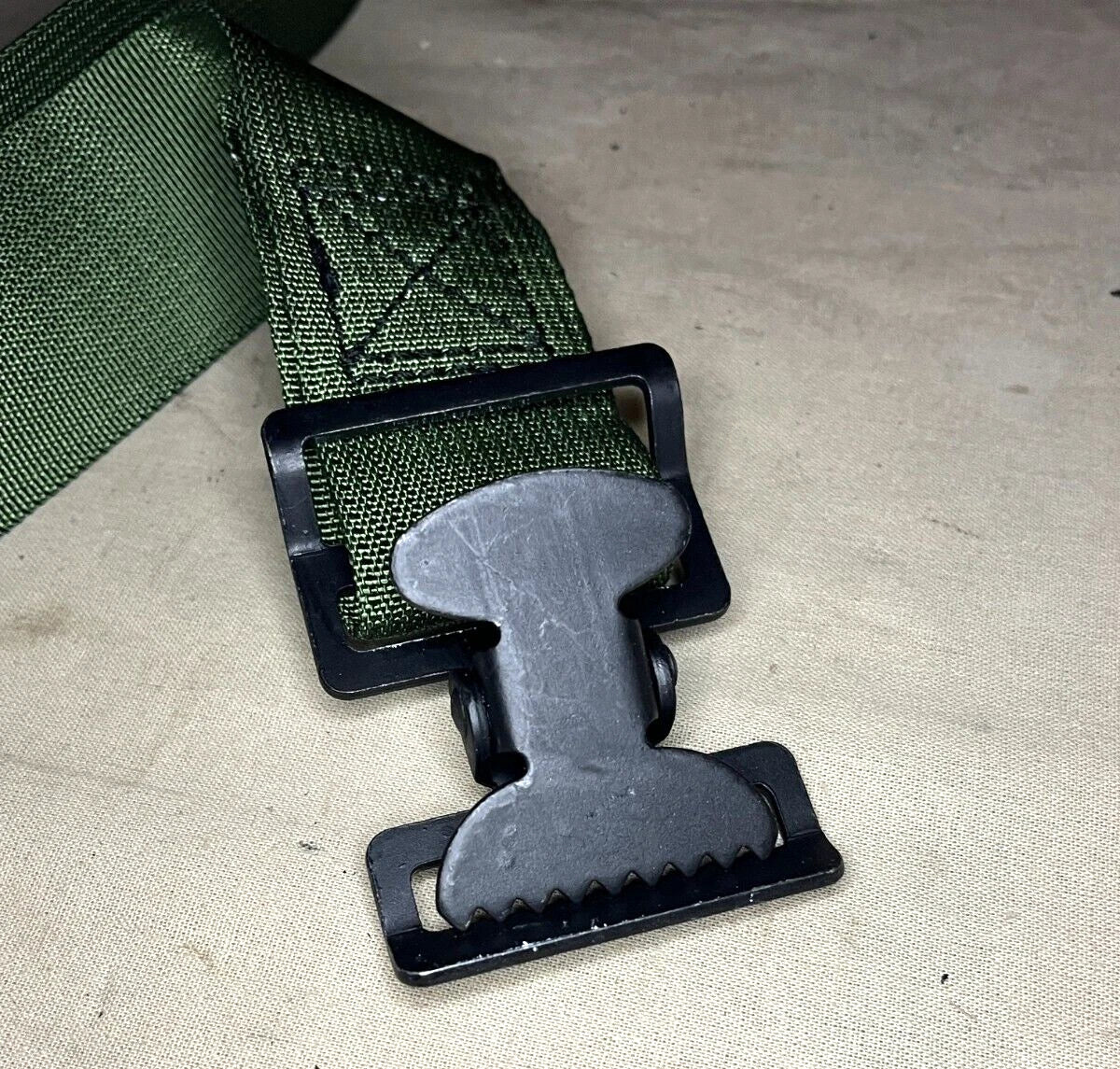 NEW M151 FUEL CAN MOUNTING BRACKET W/STRAP 6566675, 13211E4921, 2590-00-473-6331