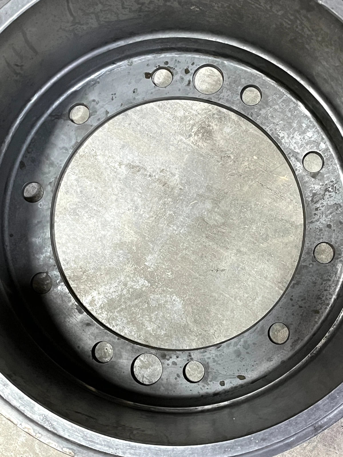 OSHKOSH COUGAR MRAP FRONT WHEEL BRAKE DRUM 3000169 69460B 10030326 2530-01-472-9623