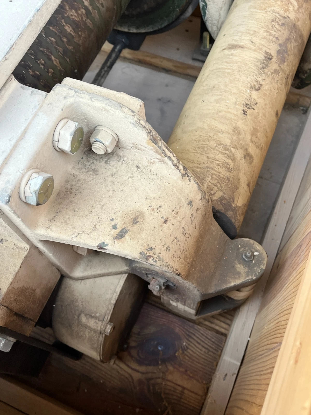 M939 A1 A2 5 TON FRONT WINCH (NO CABLE) 2520-01-082-2644 7412382-1