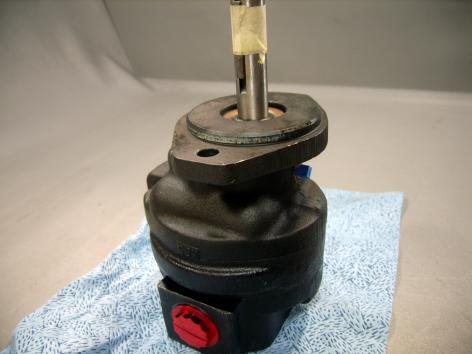 HYDRAULIC MOTOR FOR M977 SERIES HEMTT TRUCKS 1510KA6A1FB, 4320-01-147-8013