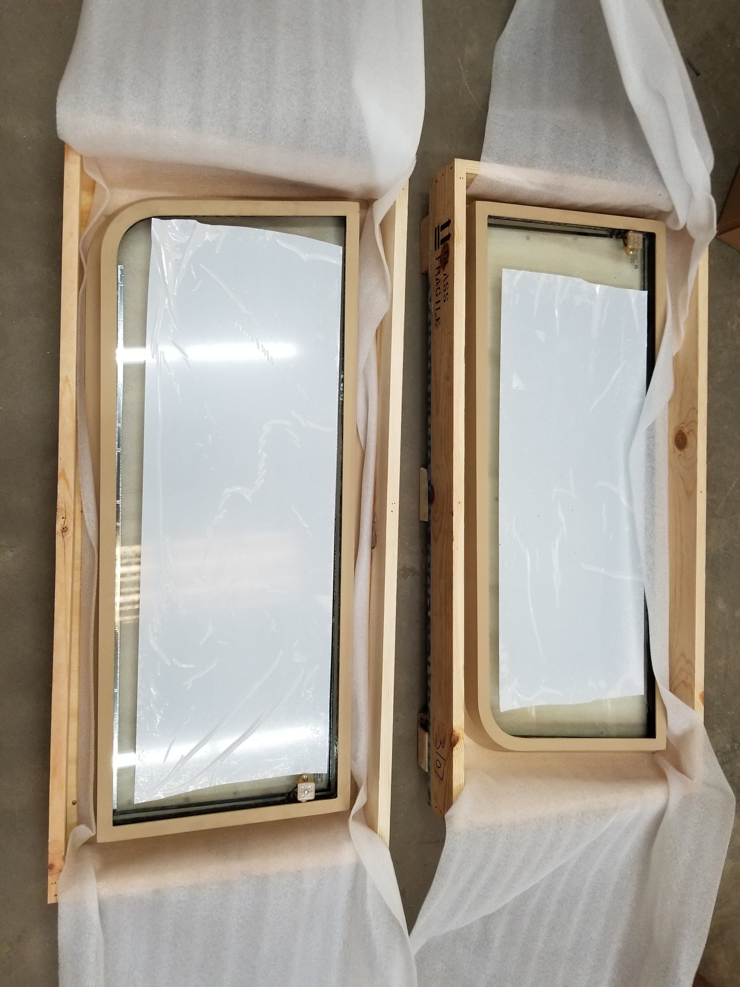 M1114 and M1116 BALLISTIC  WINDSHIELD 2.625 IN DE-ICE  SET LH AND RH
