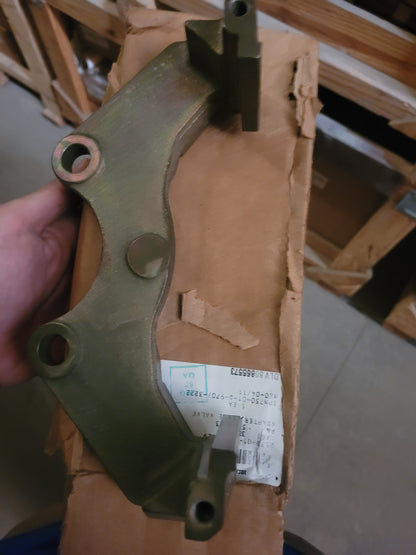 HUMMER H1 HUMVEE HMMWV 2530013141129 Hummer Brake Valve Adapter 5742123 FRONT RH
