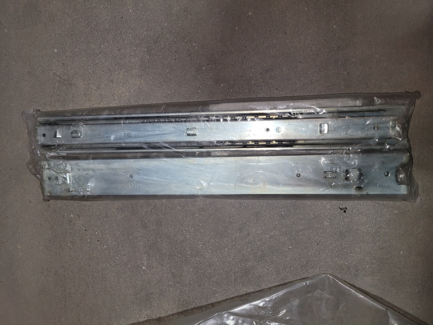 3910-01-196-0562	SLIDE UNIT,CONVEYOR 1999192	1999192-2	C230177