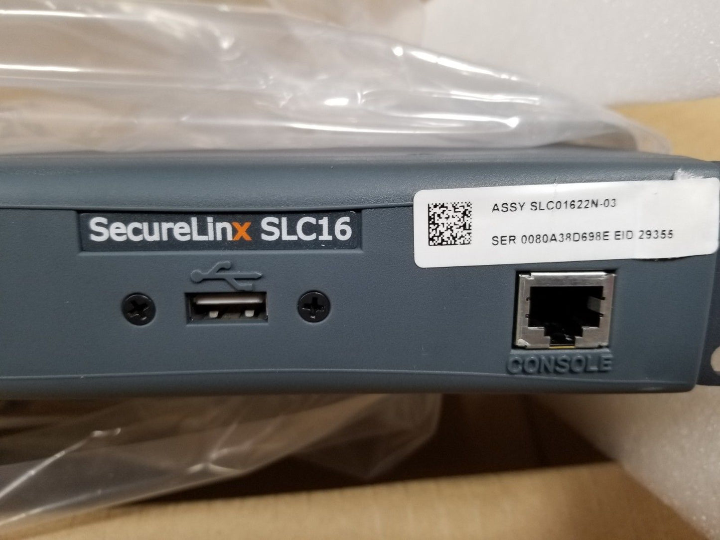 NEW LANTRONIX SLC01612N-02 16 PORT SECURELINX SLC16 W/ All Cords