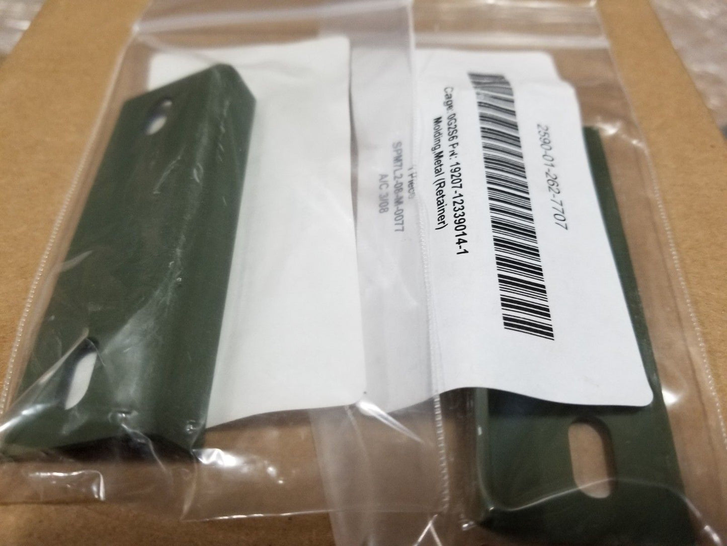 2 M998  RETAINER MOLDING 12339014-1 AM GENERAL 5594076 Humvee 01-262-7707