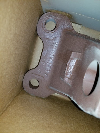 M35A2 Lower Rear Axle Torque Rod Bracket M813 M109 2.5 Ton M35A3 7521833