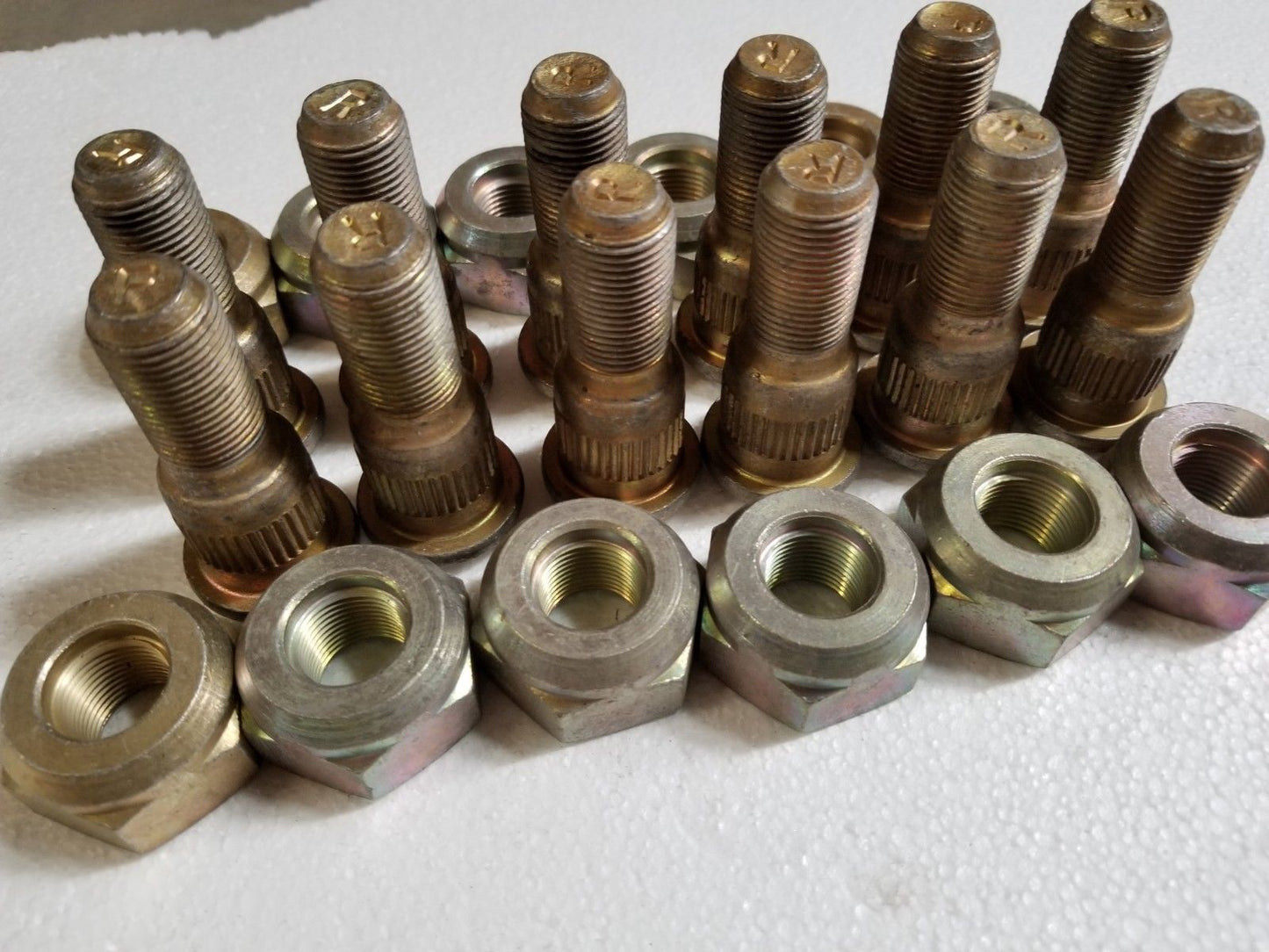 M35A2 2.5 TON 12 RH LUG NUT AND STUD KIT M35 M109 MILITARY TRUCK M35A3 M44