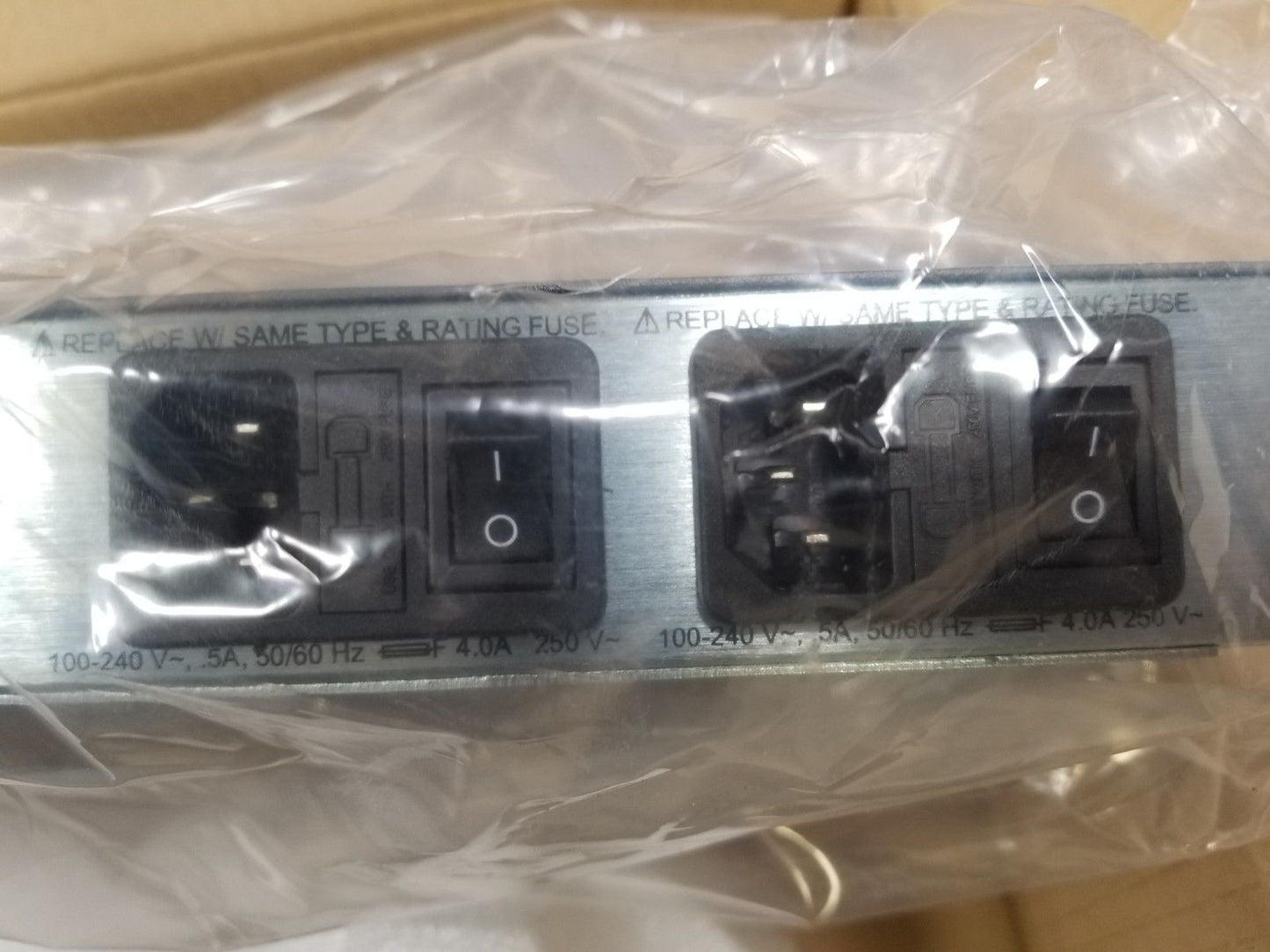 NEW LANTRONIX SLC01612N-02 16 PORT SECURELINX SLC16 W/ All Cords