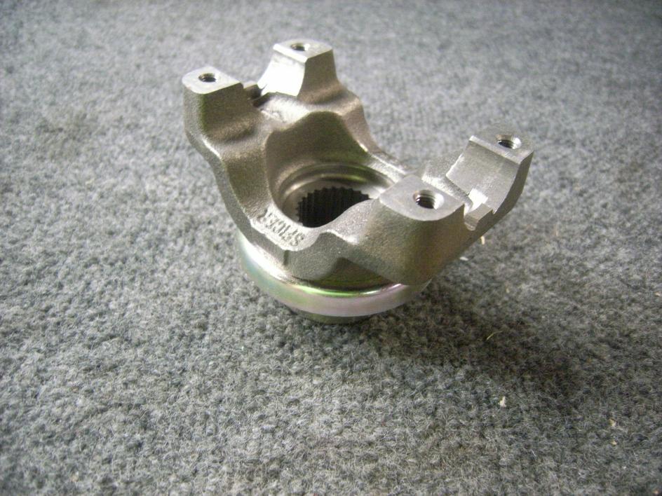 YOKE , INPUT FRONT DIFFERENTIAL; Humvee  HUMMER H1 ; 2520-01-267-7371 12460374 5717032