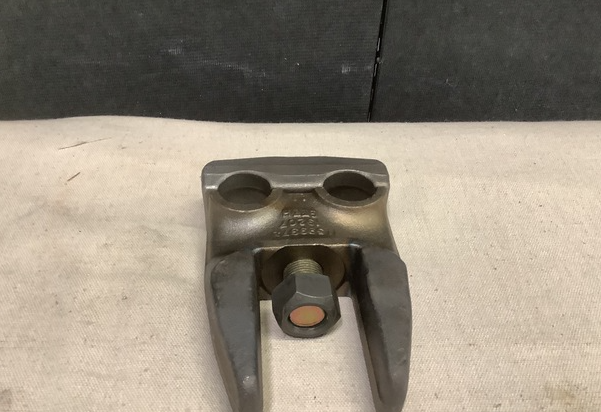 M60 5703557 Track Center Guide Shoe 2530-00-150-5893	 T142 TRACK