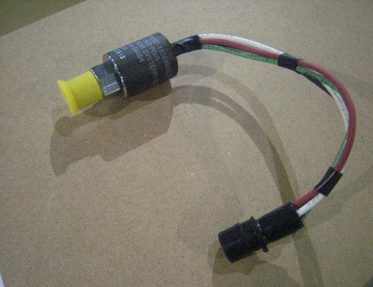 M939 5 Ton Truck Fuel Pressure Transducer  6695-01-146-7132	 12258932-7